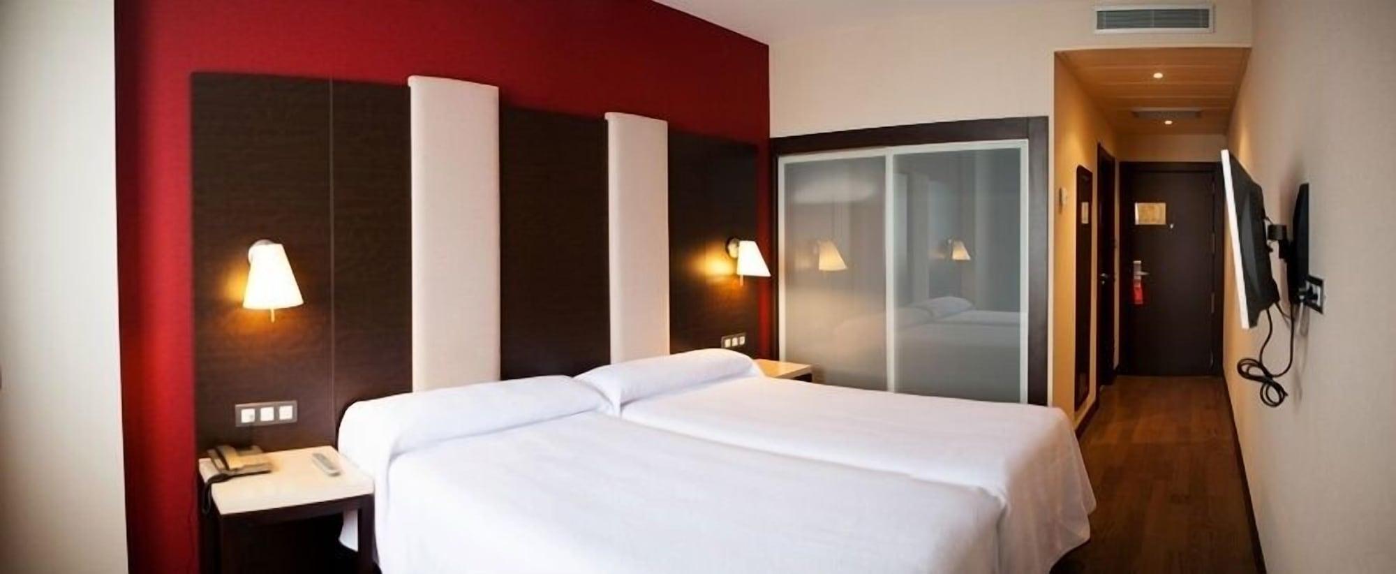 Azz Pamplona Norte Hotel Berriozar Buitenkant foto