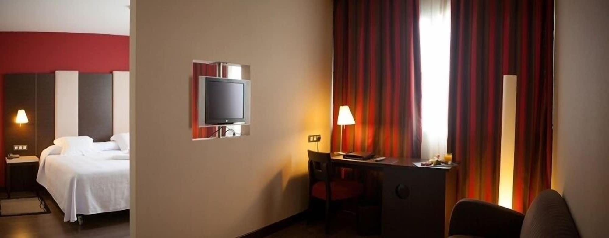 Azz Pamplona Norte Hotel Berriozar Buitenkant foto