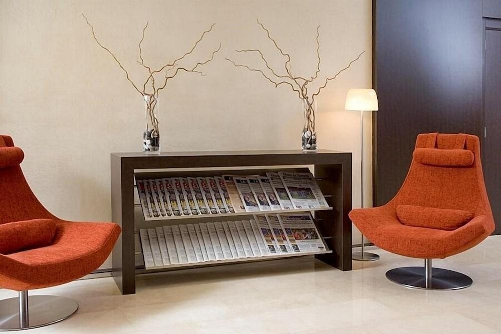 Azz Pamplona Norte Hotel Berriozar Buitenkant foto