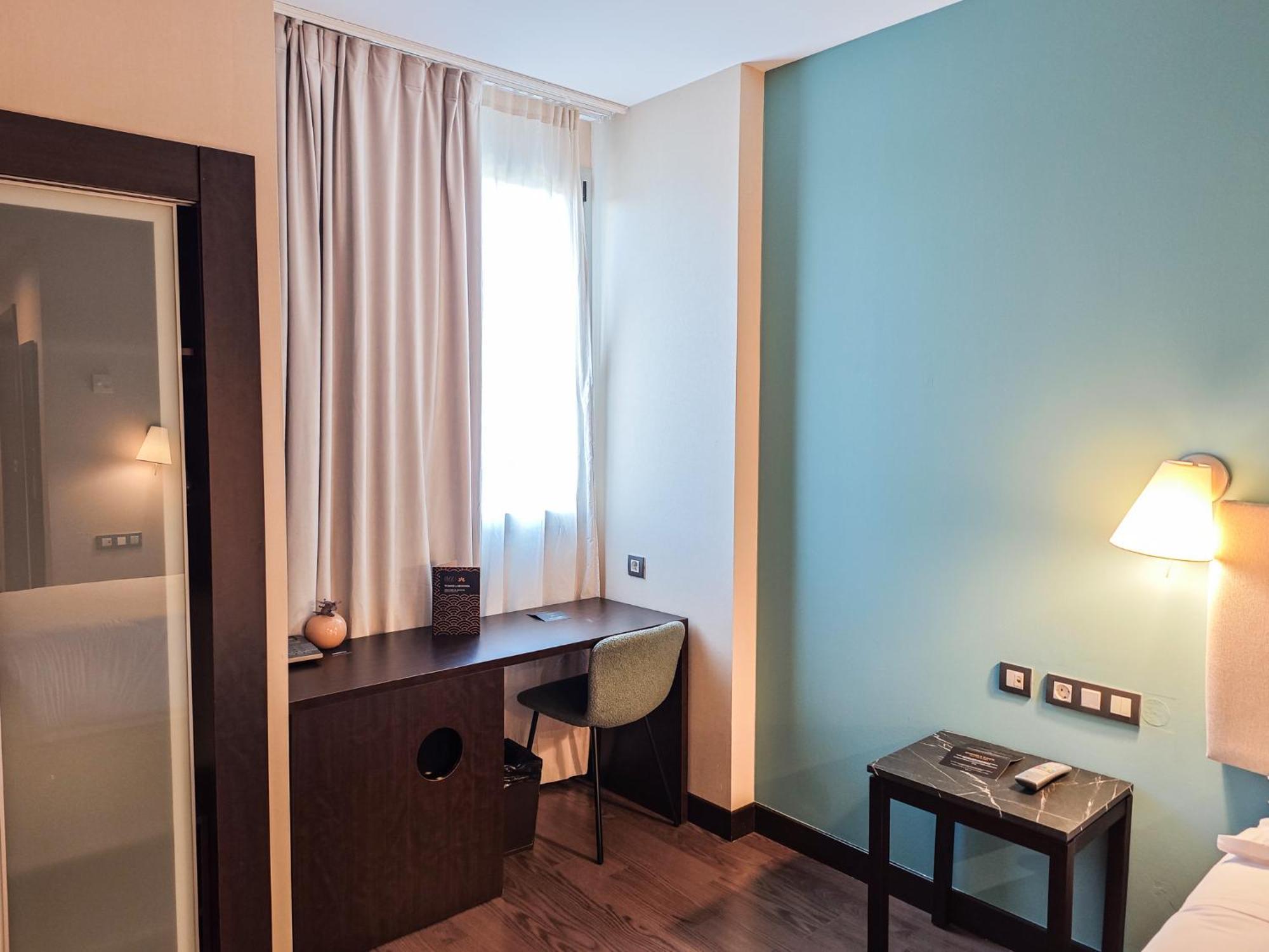 Azz Pamplona Norte Hotel Berriozar Buitenkant foto
